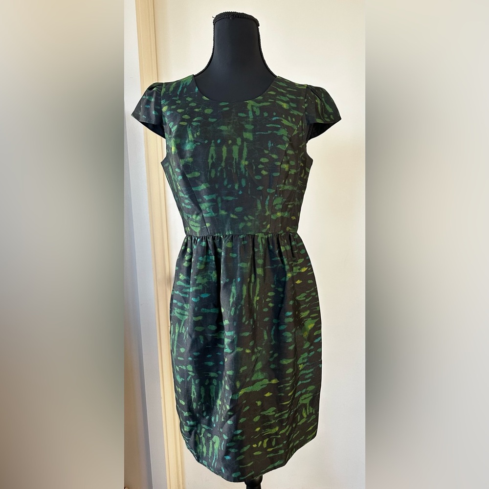Shoshanna Silk Blend Cap Sleeved Green and Black Cocktail Dress. Size 4.